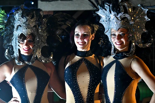 Danseuses soirées spectacles au camping familial Micocouliers